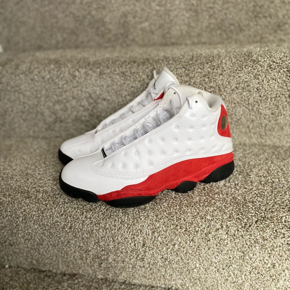Jordan 13 cherry size 10.5